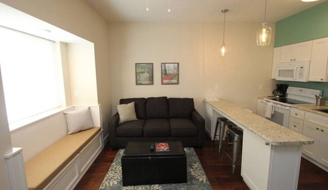 Fully equipped 2 Bedroom with Amenities
