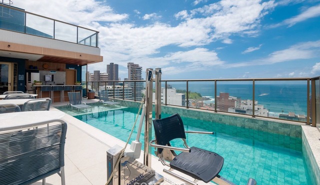 Fully Equipped Accommodations in a Building With a Pool, 270m From Barra Beach - Caoa