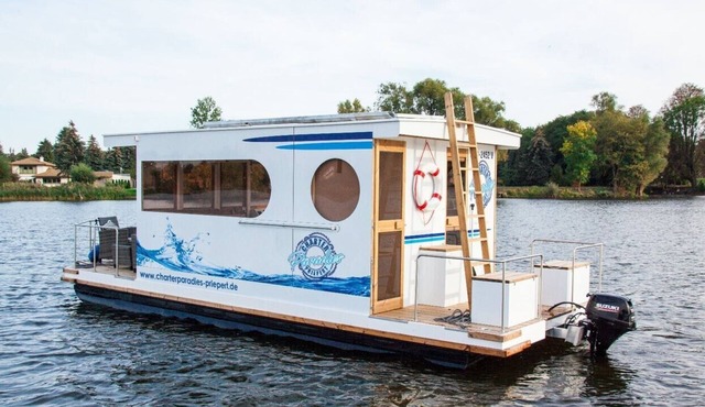 Fully-Equipped Boat 'Lisa' with Terraces