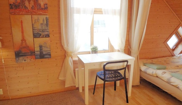 Fully equipped flat, 2 bedrooms, FREE car parking.
