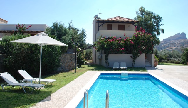Fully equipped villa with pool in Lefkogia, South Crete, Greece