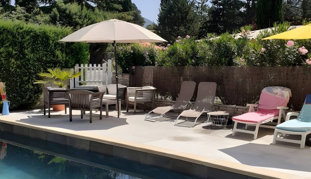 Fully Equipped Holiday Cottages for Four People