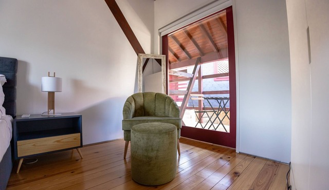 Fully equipped house, with one bedroom, access to shared pool!