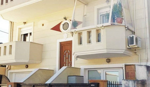 FULLY EQUIPPED SMALL APARTMENT IN CHIOS