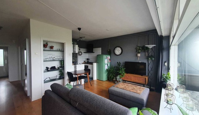 Fully Equipped, Spacious Apartment + View [romantic Getaway]
