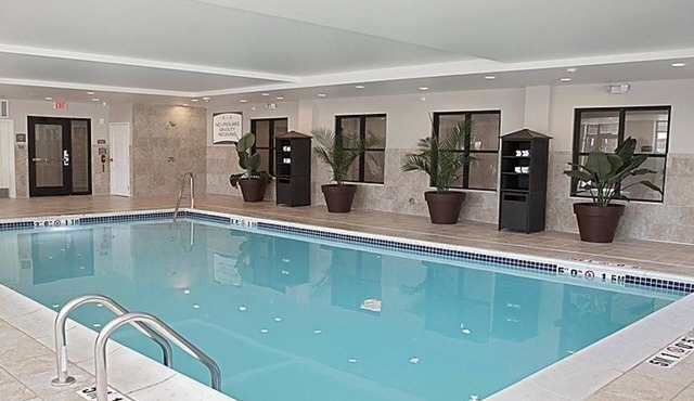 Fully Equipped Studio | Indoor Pool + Free Wi-Fi, Free Breakfast