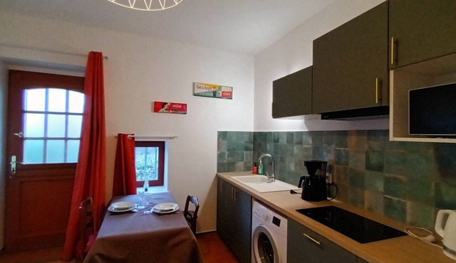 Fully equipped studio on garden level