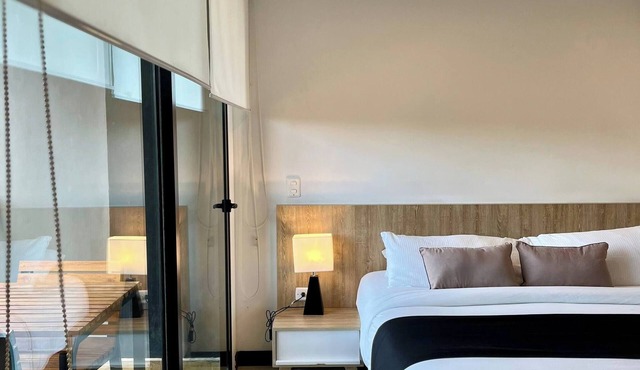Fully Equipped Suite Near JMC Airport