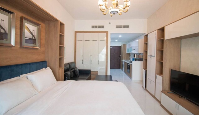 Fully Furnished Studio | Ready to Move-in!