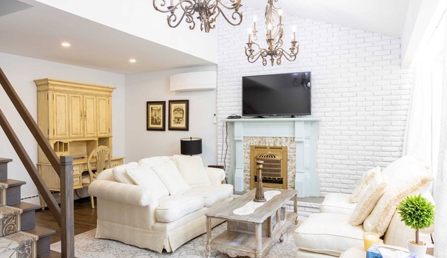 Fully Private 3 bdrm Suite The Winchester