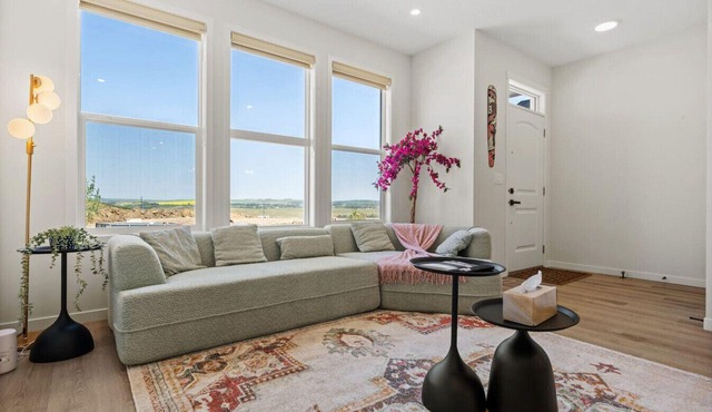 Fully Private Detached House | 4BR | Sleeps 14