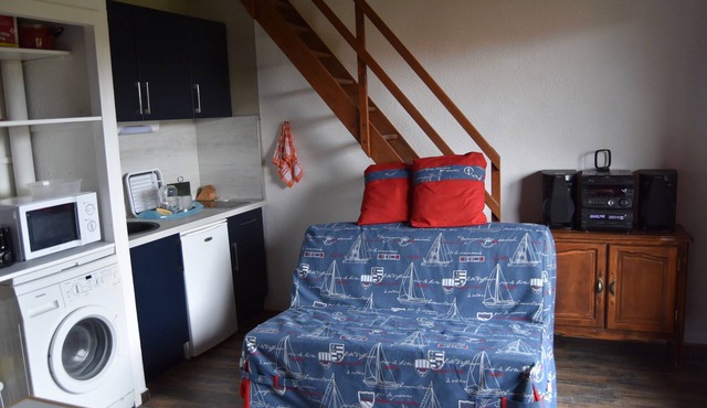 Fully renovated 4-person apartment 2 minutes from the beach