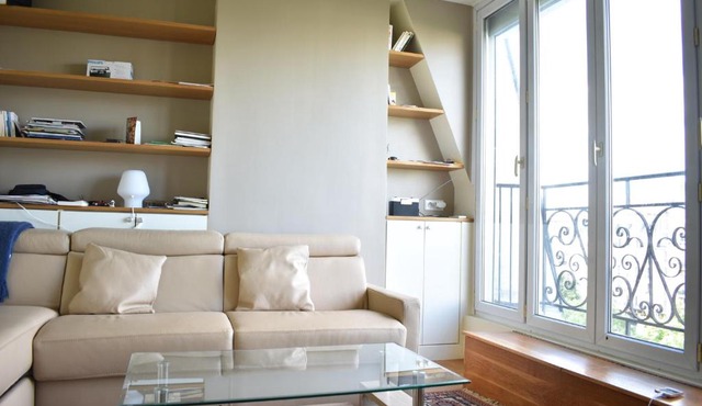 Fully Renovated Bright Studio With High View