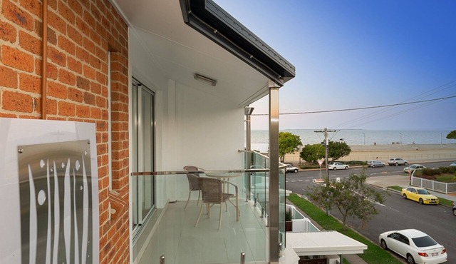 Fully Self-Contained - Two Bedroom Townhouse