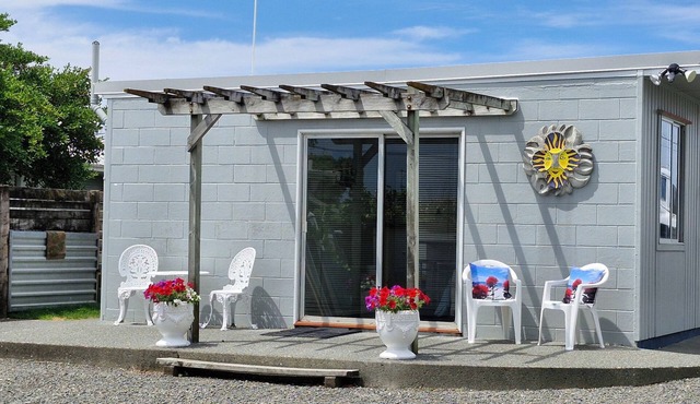 Fully self contained unit with separate bedroom on beachfront property,