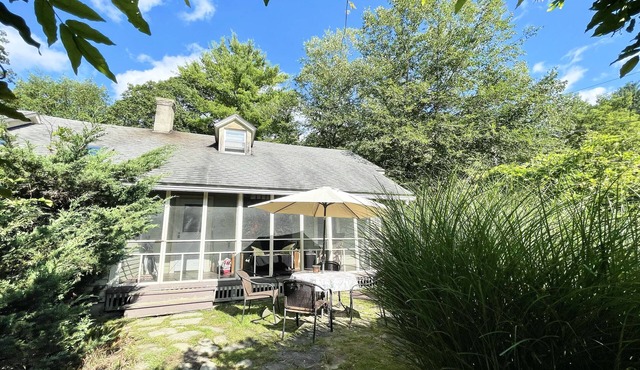 Fun Filmmaker's Bungalow wPool & Pro Screening Room