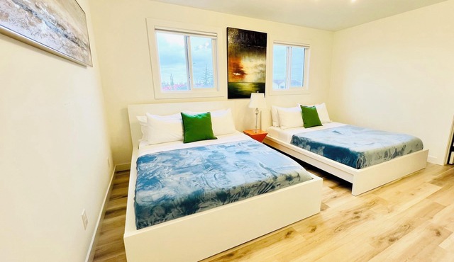 Fun Group Stay * A/C * 5Mins to WEM * King Bed * Sleep16 * Crib*
