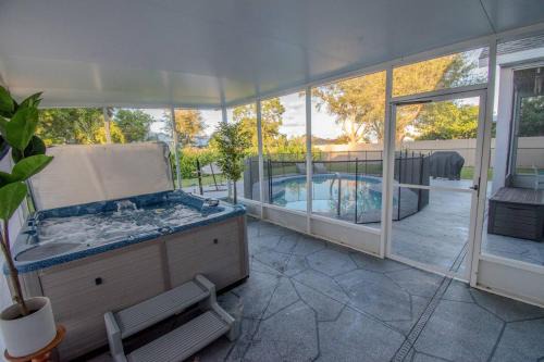 Fun Hot Tub & Pool Beach Home - Pet Friendly