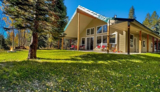 Fun Modern Cabin Near Clear Creek Station