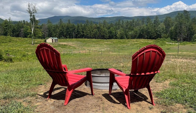Fun Mountain Getaway with views and WIFI. Close to Mountains, Rivers and Lakes!