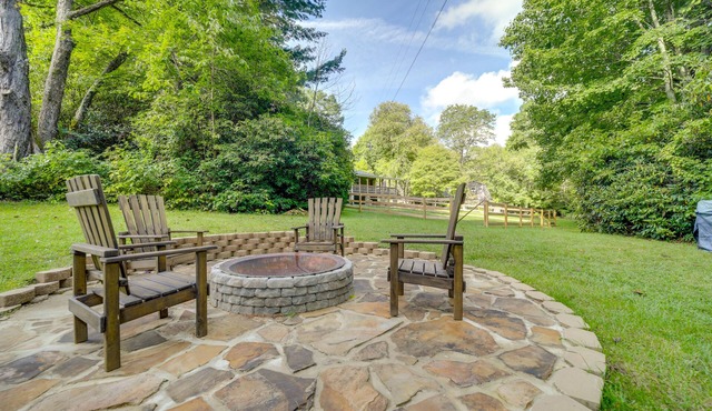 Fun Pet-Friendly Highlands Retreat w/Fenced Yard!