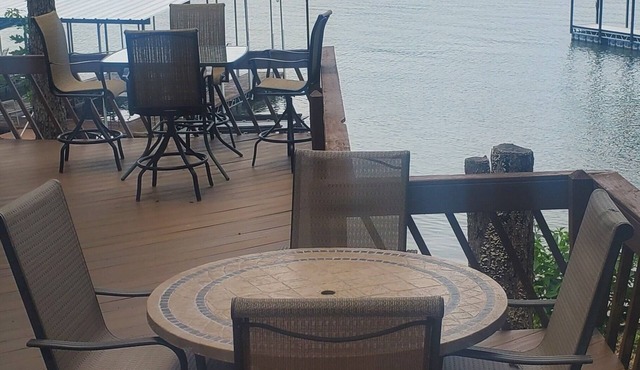Fun times in Osage Beach - 3 bedroom house in Racetrack Cove