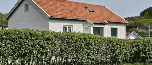 Functional Apartment on Two Levels in Skärhamn SE09175