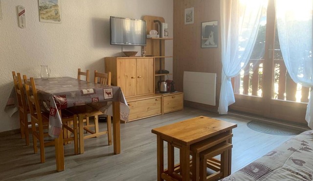 Functional studio for 4, West facing in Valloire