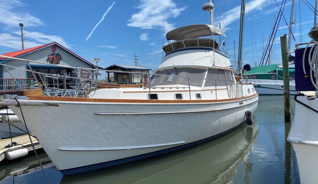 Funshine - A classic 2-bedroom, 1.5 bath, yacht in delightful St. Augustine.