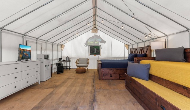 Furnished Glamping Tent/King Bed/Access to the Red River - Hallowed Horse - #2
