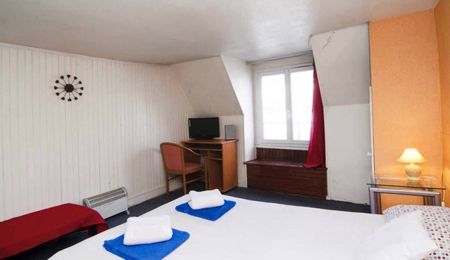 Furnished Studio Between Marais & Oberkampf
