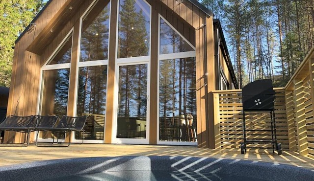 Furukrona - Private Glass Dome, Sauna and Hot Tub!