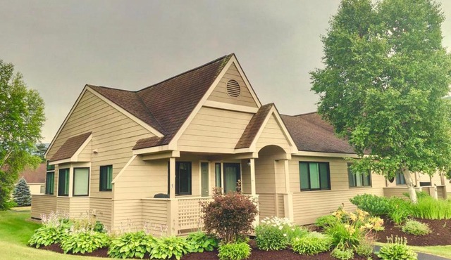 FV48 Modern home with AC within walking distance of golf course and Mt Washington Hotel