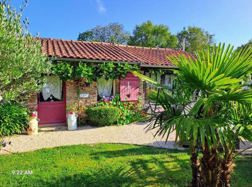 Gîte Accessible avec Jardin Fleuri près de Pornic, Éco-rénové et Équipé (Vélos, WiFi, Cheminée) - FR-1-306-957