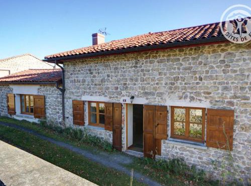 Gîte authentique et confortable pour 6 dans le Forez - FR-1-496-16
