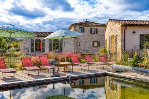 Gîte avec piscine de 25 m et spa