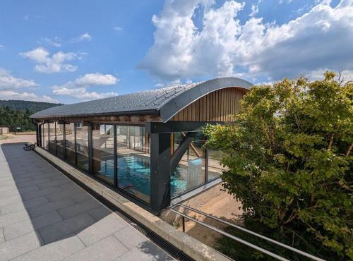 Gîte avec piscine chauffée, spa et vue sur la vallée - FR-1-589-655