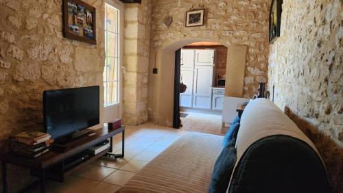 Gîte en pierre en Dordogne au calme dans un village Chez Sorel
