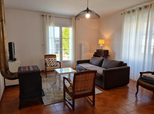 Gîte moderne avec jardin, terrasse et parking privé - FR-1-590-538