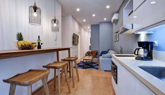 G202 - 1-Bed with Balcony & Fast WiFi by Granada