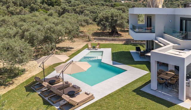Gaia villa,private pool,near tavern, beach, market