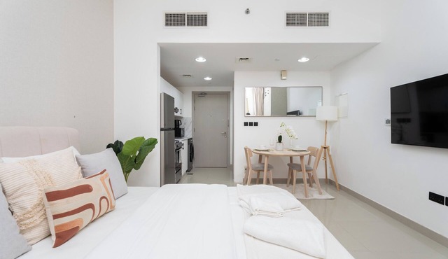 Gala Guests - Lakeside Tower Living