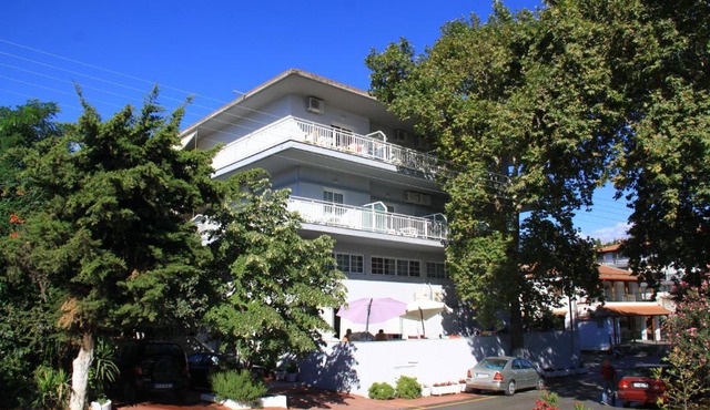 Galanis Studios and Apartments