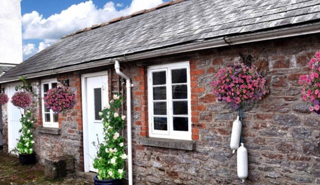 Galmpton Stable - One Bedroom House, Sleeps 2