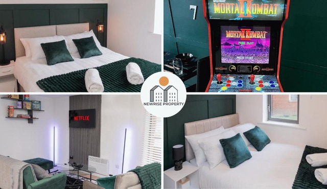 Game-Night Apartment Walk to Wolverhampton Centre
