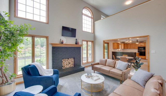 Game Room & Covered Patio: Hummelstown Hideaway