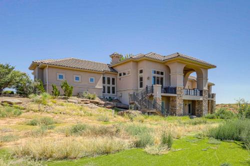 Game Room & Deck: Group Getaway in New Mexico!