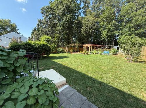 Garden Hallow