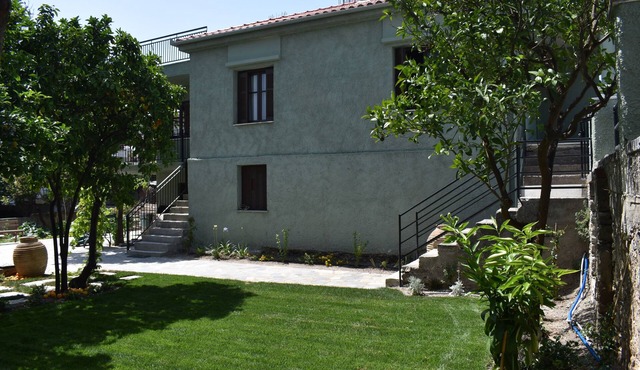 Garden House - 5min from the beach!