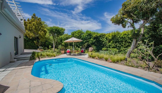 Garden- Pool flat with Solar Electricity